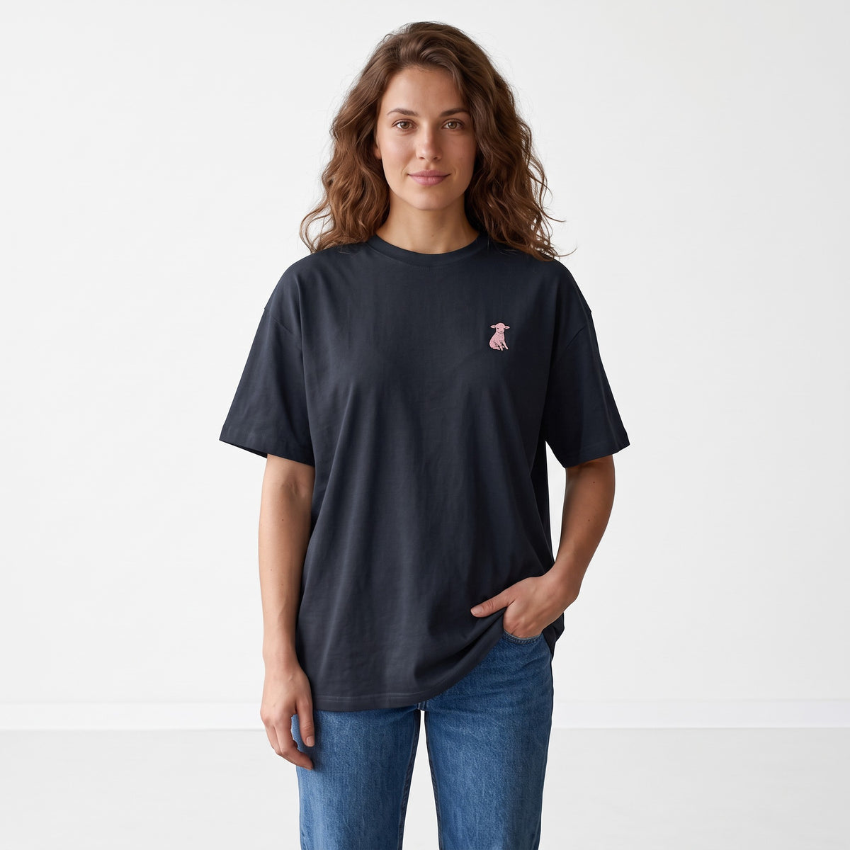 LAMB (P33:15) TEE